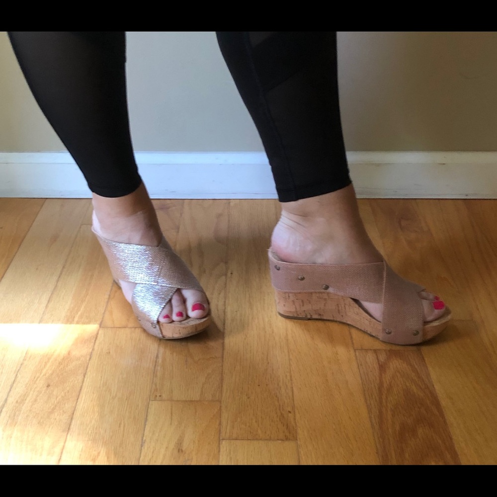 Lucky Brand wedges with metallic pink elastic.